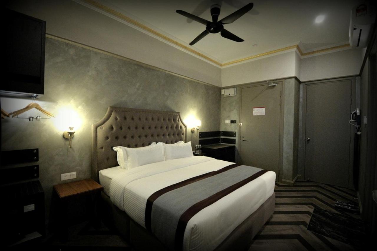 Hotel 1969 Business @ Garden 3*